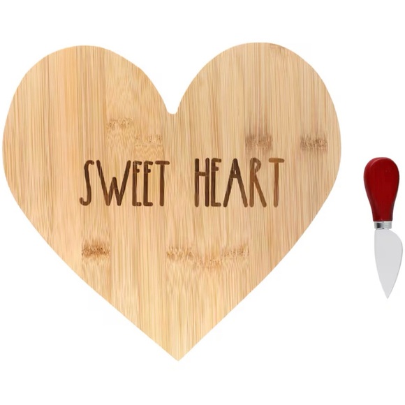 Bamboo Heart Cheese Board & Spreader Set - Picture 4 of 6